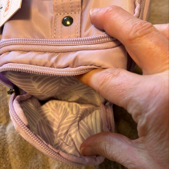 Lug Trolley Medium Sugarplum NWT - Picture 8 of 10